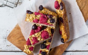 Oat Bars with Fresh Berries