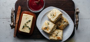 Cheddar and Thyme Scones 